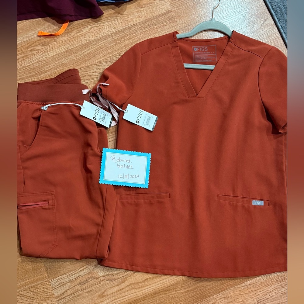 Figs Auburn Acrub set